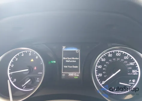 2018 Toyota Camry Le z USA, uszkodzony, nr VIN 4T1B11HK3JU083320